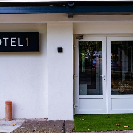 Motel1- A Megfizetheto Luxus! Dunaújváros エクステリア 写真