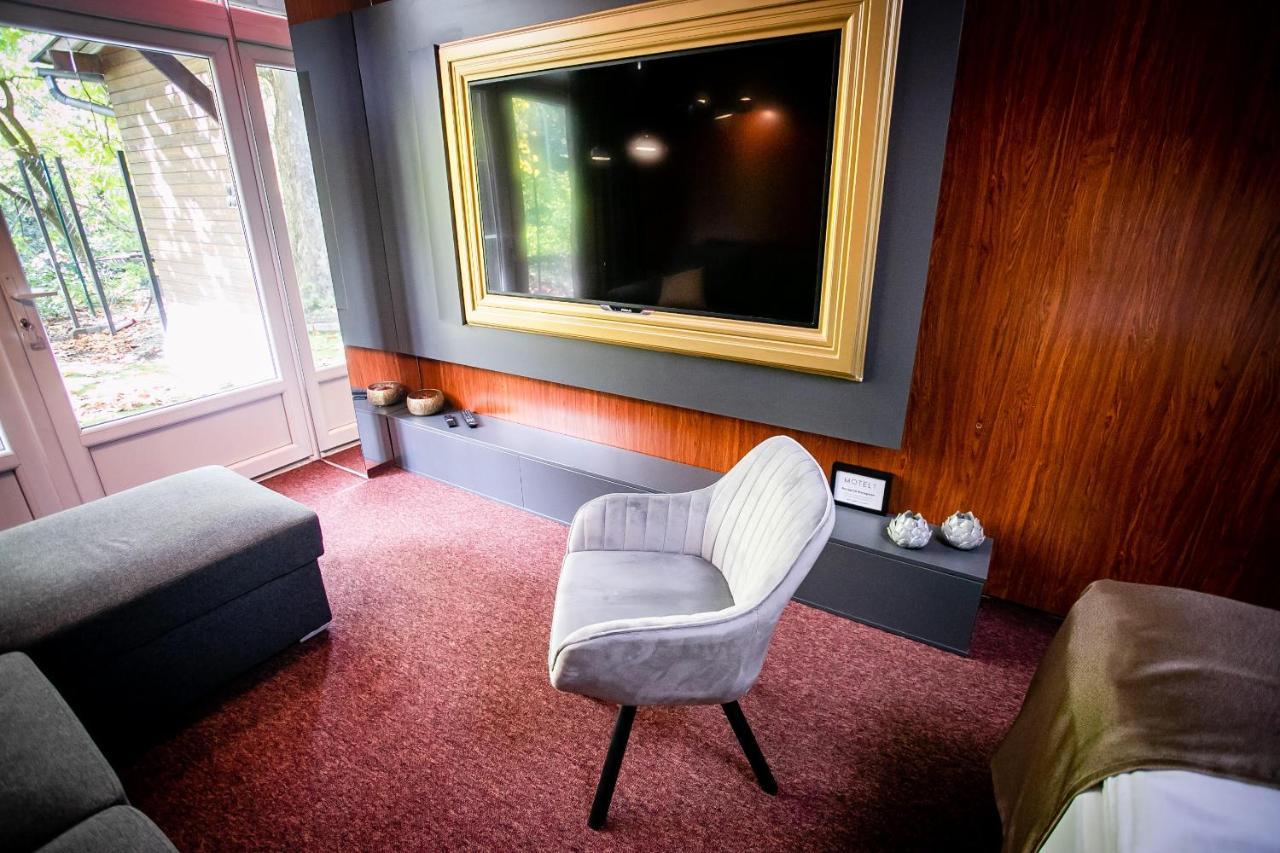 Motel1- A Megfizetheto Luxus! Dunaújváros エクステリア 写真