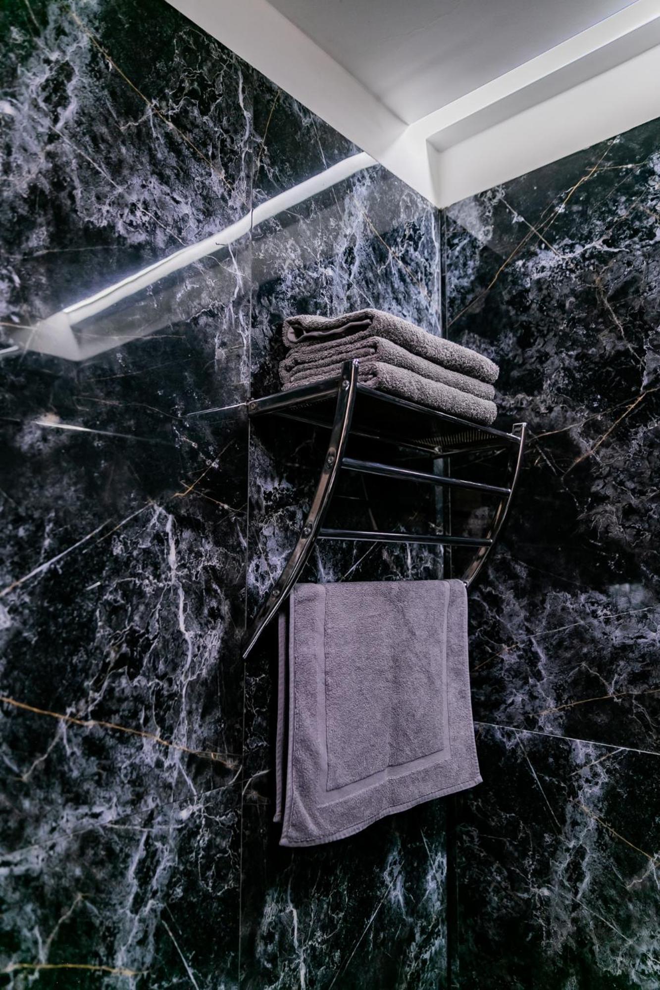 Motel1- A Megfizetheto Luxus! Dunaújváros エクステリア 写真