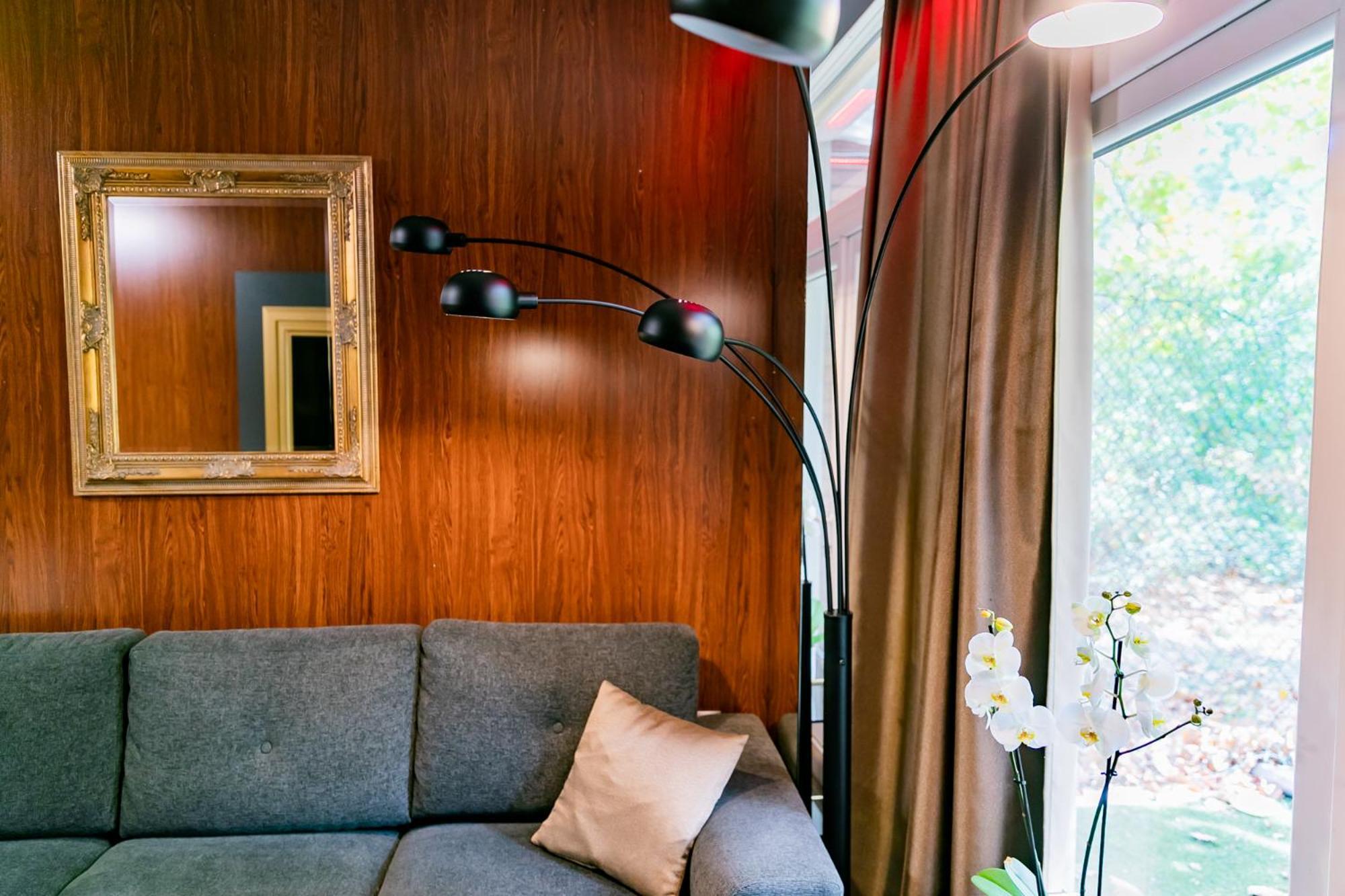 Motel1- A Megfizetheto Luxus! Dunaújváros エクステリア 写真