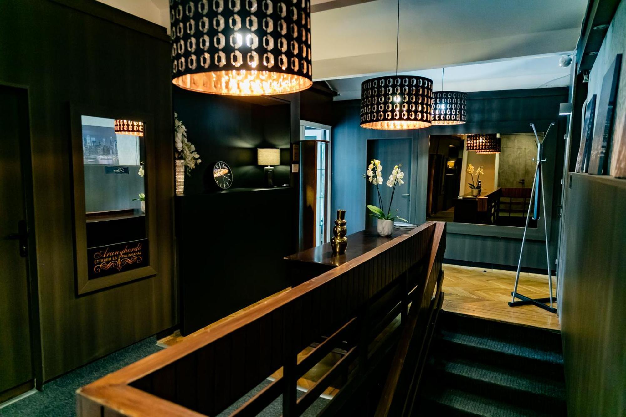 Motel1- A Megfizetheto Luxus! Dunaújváros エクステリア 写真