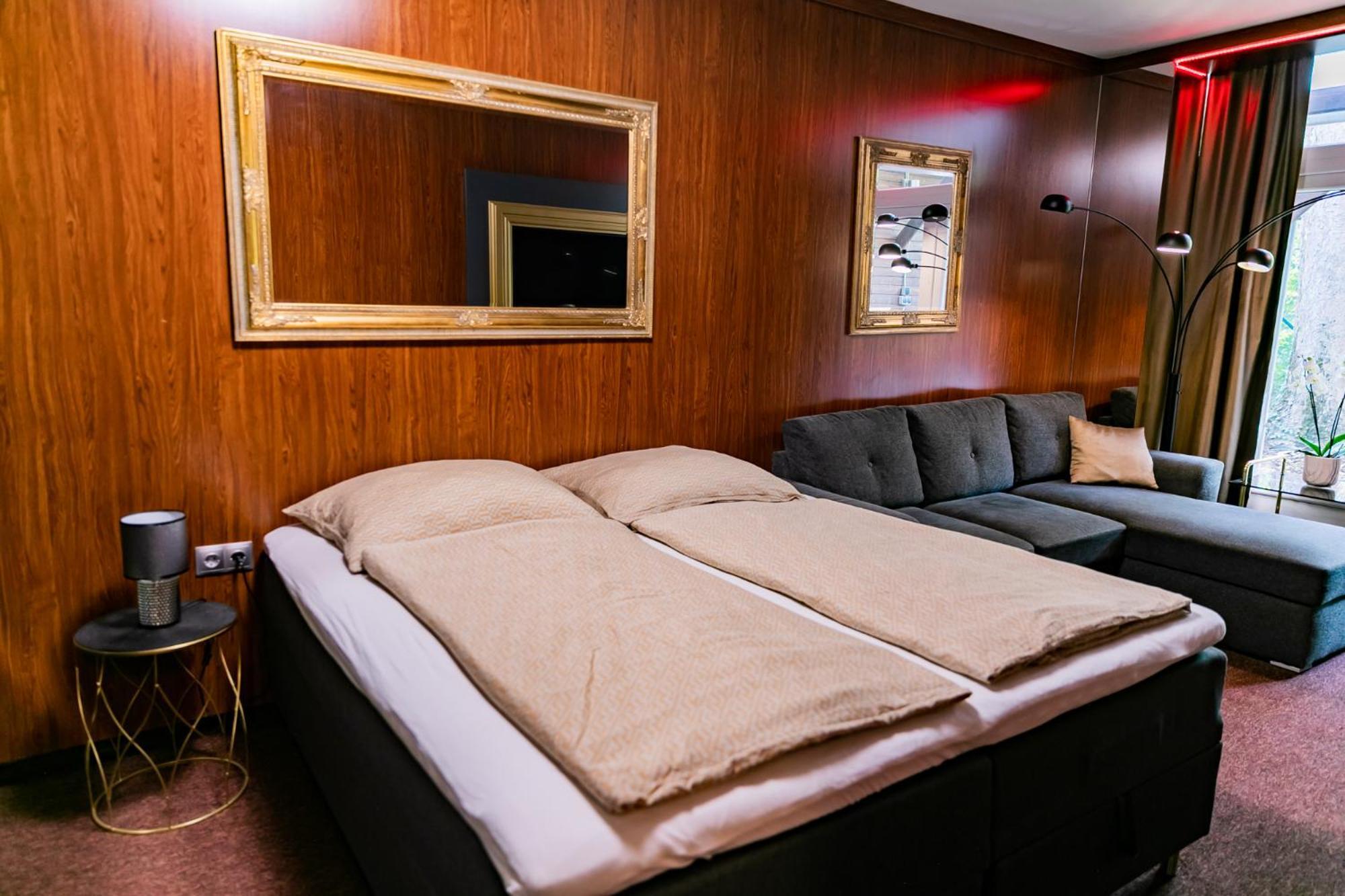 Motel1- A Megfizetheto Luxus! Dunaújváros エクステリア 写真