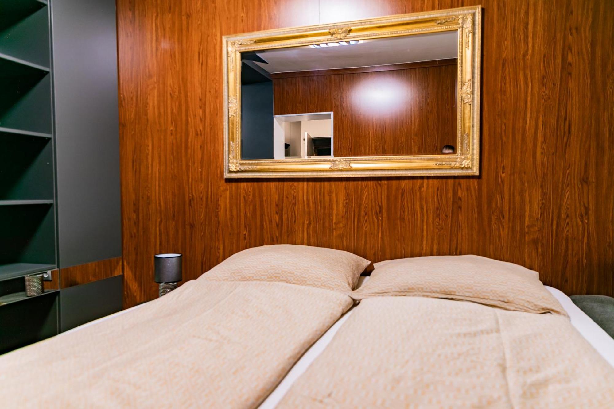Motel1- A Megfizetheto Luxus! Dunaújváros エクステリア 写真